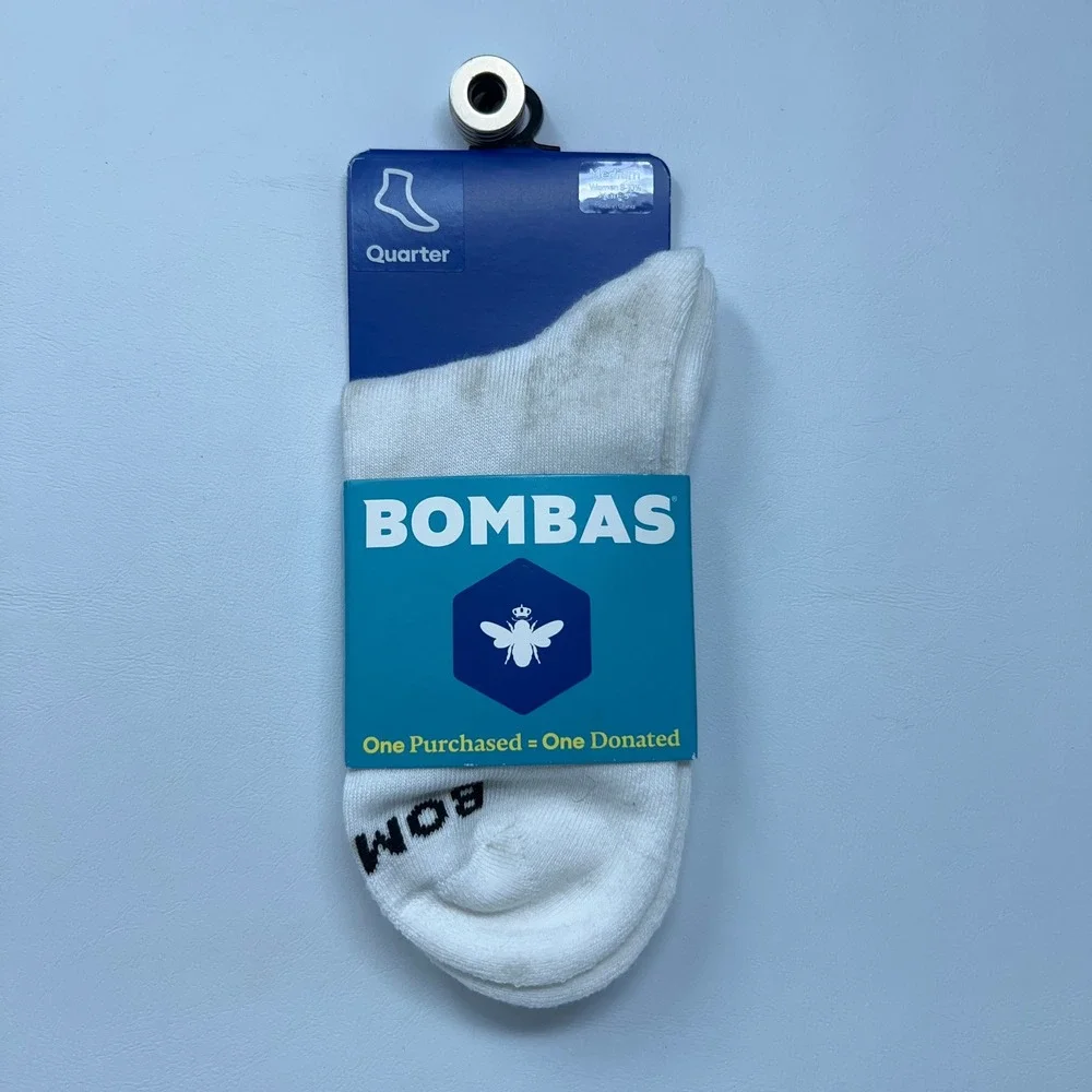 Bombas Unisex Medium White Cushioned Quarter Socks NWT *Flaw